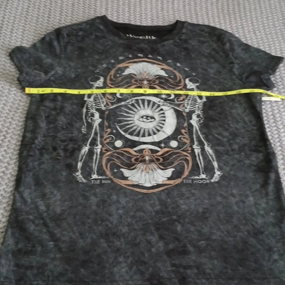 The Sun / The Moon Wound up t-shirt  NWT - Picture 5 of 8